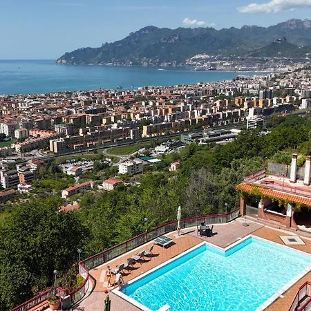 Casa Vacanze Villa Pellegrino 살레르노 외부 사진