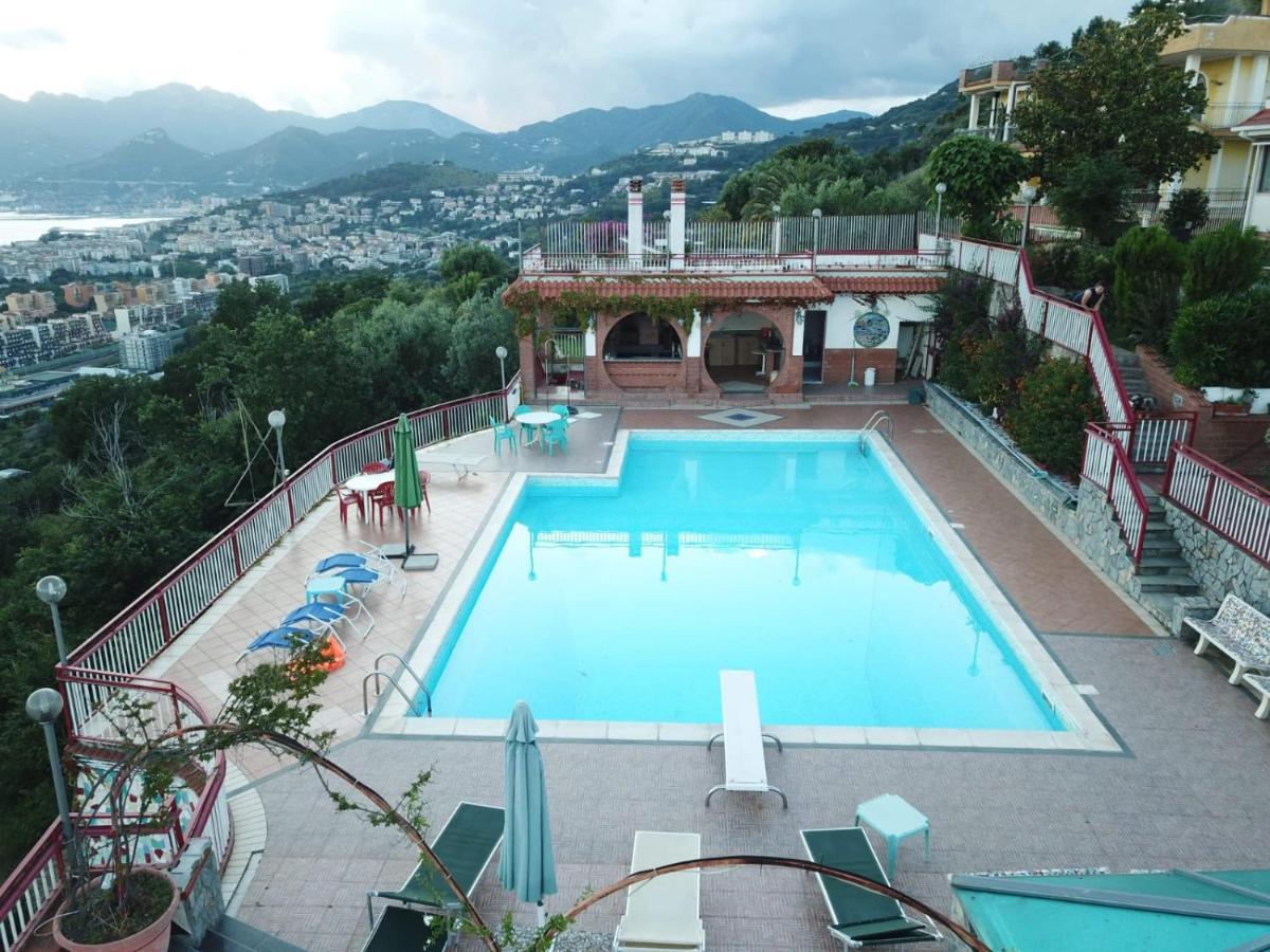 Casa Vacanze Villa Pellegrino 살레르노 외부 사진