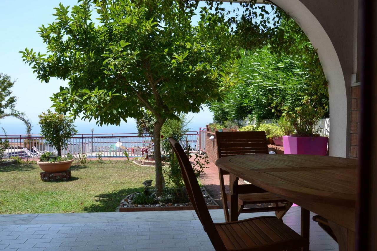 Casa Vacanze Villa Pellegrino 살레르노 외부 사진