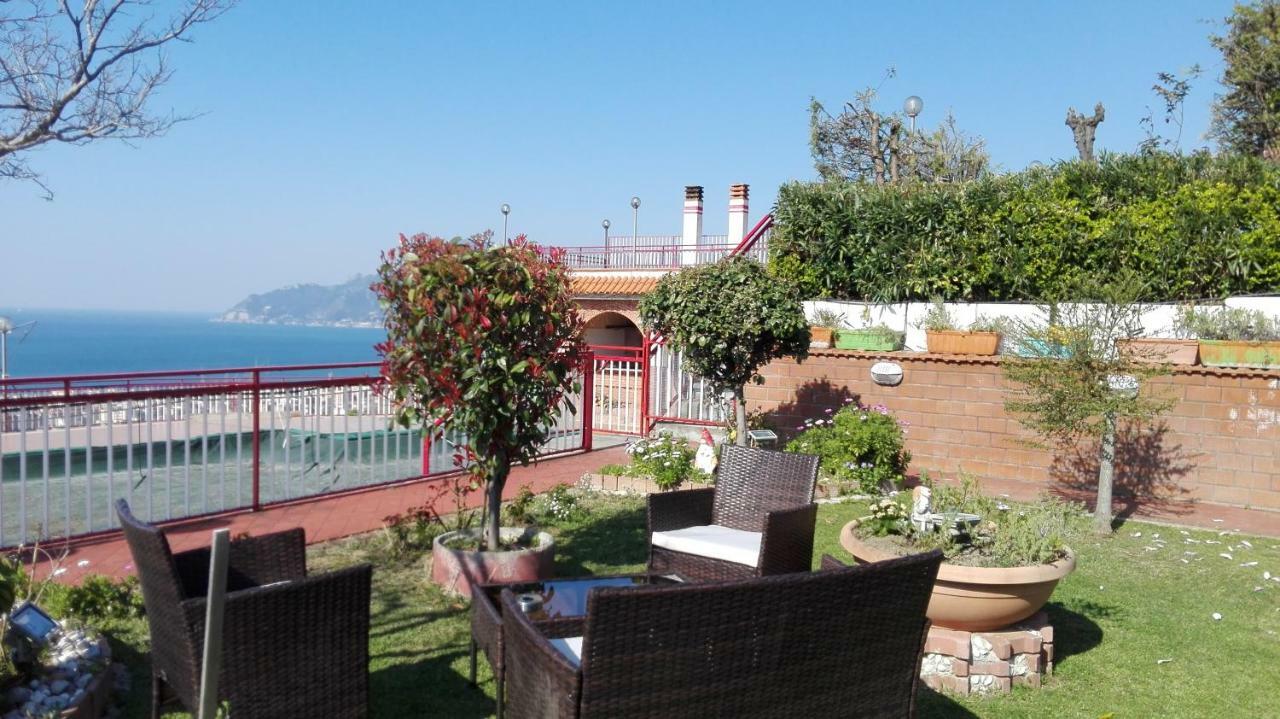 Casa Vacanze Villa Pellegrino 살레르노 외부 사진
